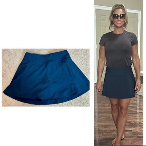 Athletic Works Women's dark Navy golf tennis Skirt skort Sz M  bicycle shorts